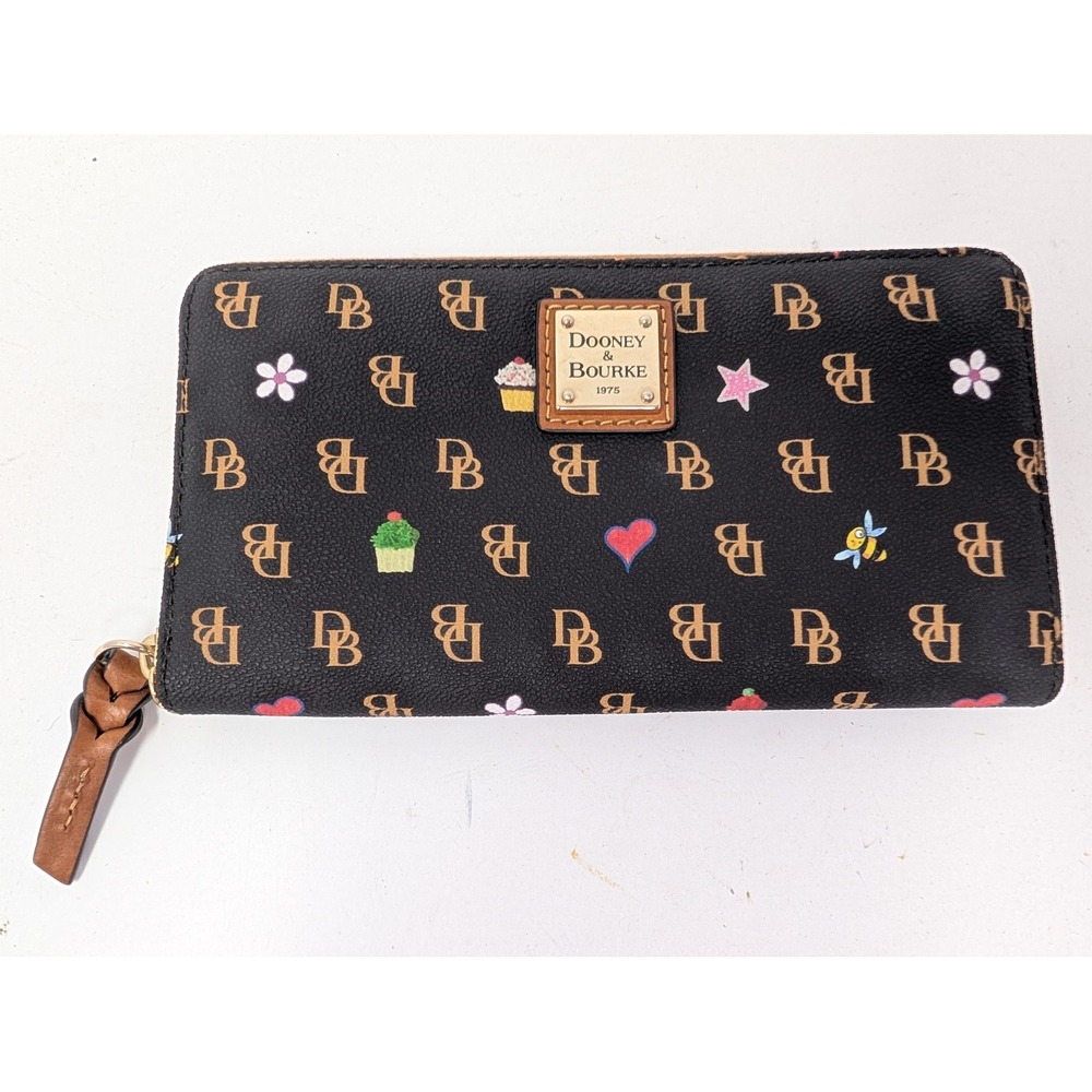 Dooney & Bourke Wallet Womens One Size Black Zip Around Logo Print Hearts Stars